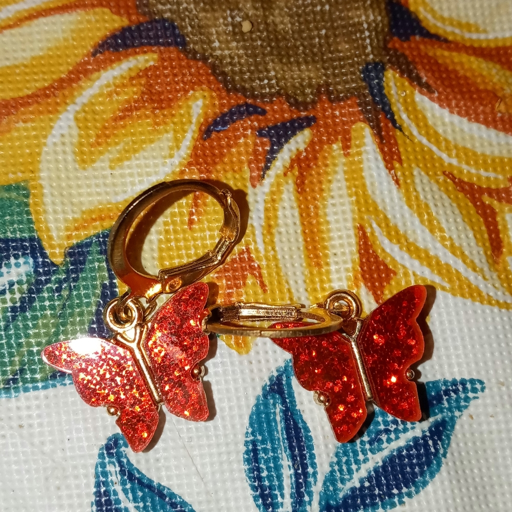 Butterfly earrings hoops never worn